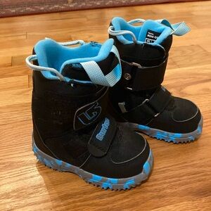 Burton Grom toddler snowboard boots